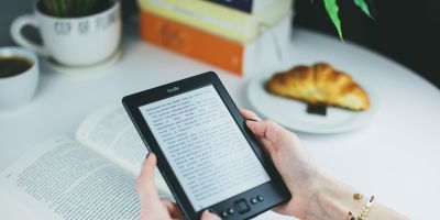 Kindle Oasis ou Paperwhite? saiba qual você deve escolher