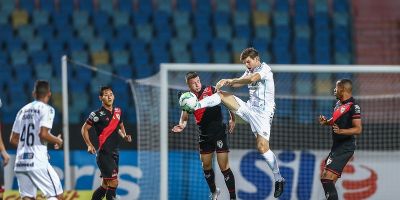 Em mais uma apresentação frustrante, Grêmio apenas empata com Atlético-GO