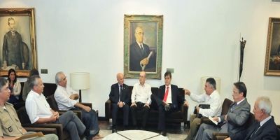 Comitiva camaquense busca reforço na área de segurança para o município