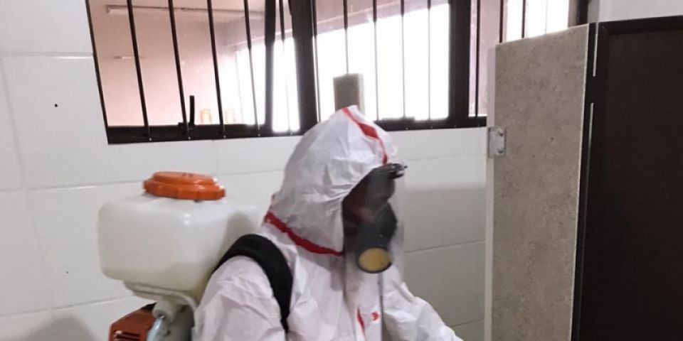 Bombeiros fazem limpeza e desinfecção nas instalações do Pelotão de Camaquã