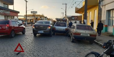 Acidente de trânsito resulta em danos materiais no centro de Camaquã