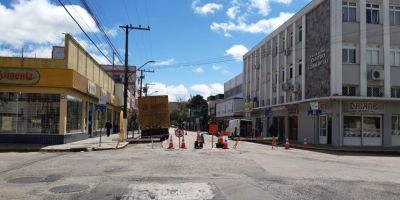 Obras de asfaltamento continuam no centro de Camaquã