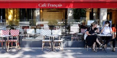 Alerta máximo contra covid-19 ameaça fechar restaurantes de Paris