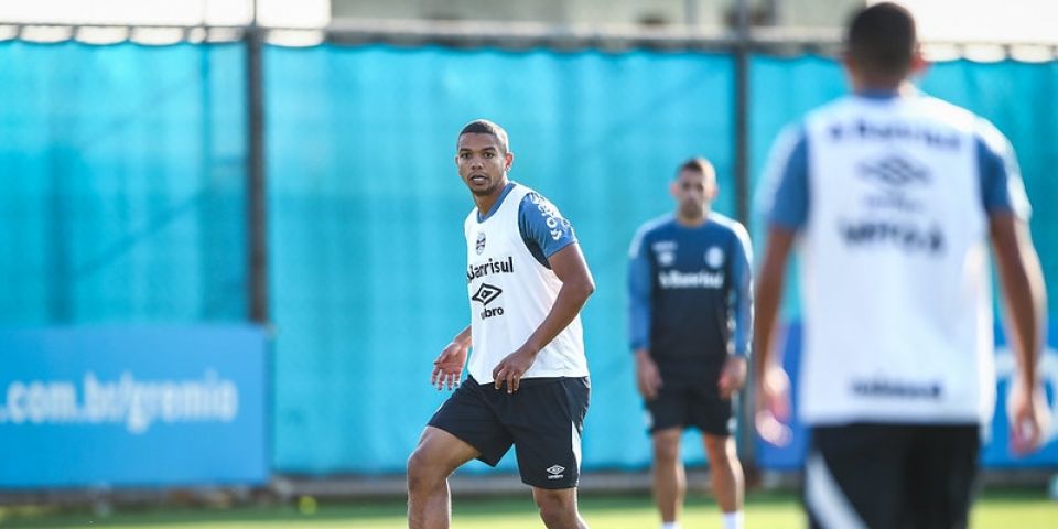 Com risco de entrar no Z4, Grêmio encara Coritiba nesta quarta