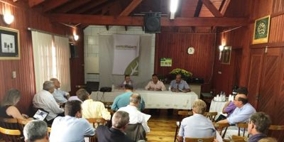 Amprotabaco reúne prefeitos na Expoagro Afubra