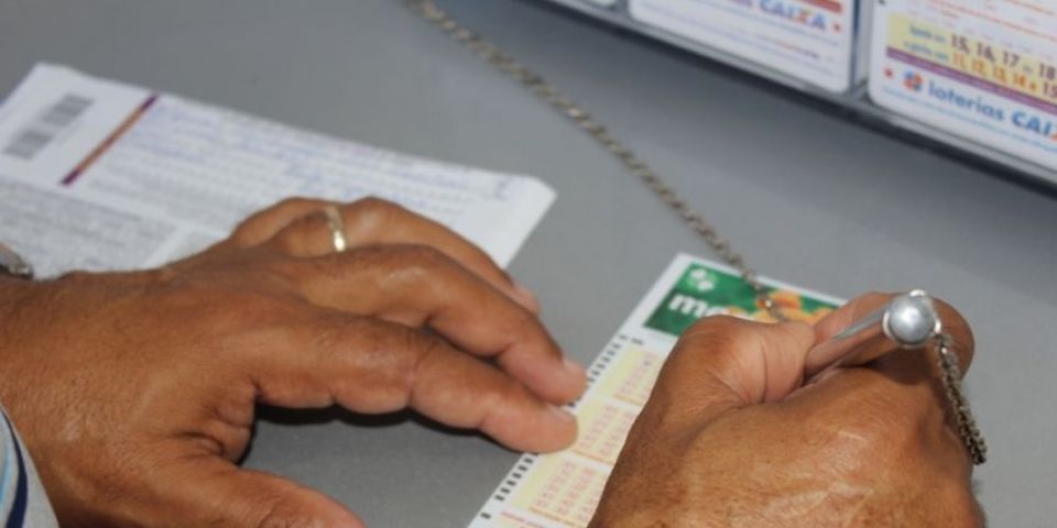 Mega-Sena pode pagar hoje prêmio de R$ 3 milhões