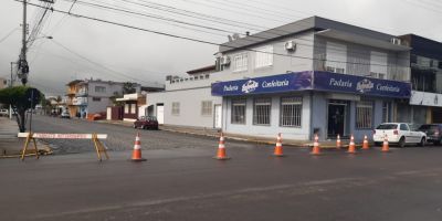 Obras de asfaltamento seguem na Rua Major Lúcio Meirelles em Camaquã