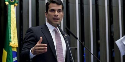 Modelo acusa senador Irajá Silvestre Filho de estupro em SP