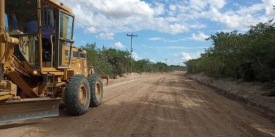 Estrada do Banhado do Colégio começa a receber cascalhamento em Camaquã