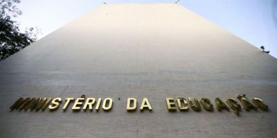 MEC determina volta às aulas presenciais a partir de janeiro