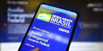 Recebeu auxílio emergencial indevido? governo federal vai cobrar por SMS