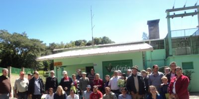 Produtores camaquenses realizam visita técnica sobre o cultivo da erva mate