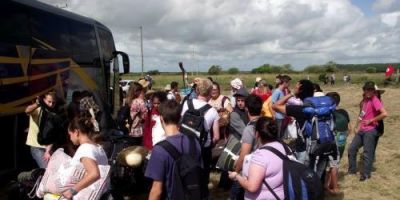 Tapes - jovens de várias cidades do RS prontos para Romaria da Terra