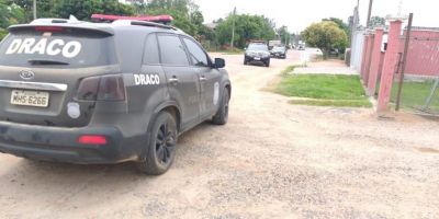 Polícia Civil cumpre mandados contra o tráfico de drogas no bairro Viégas em Camaquã