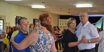 Projeto Conviver realiza baile inaugural em Camaquã