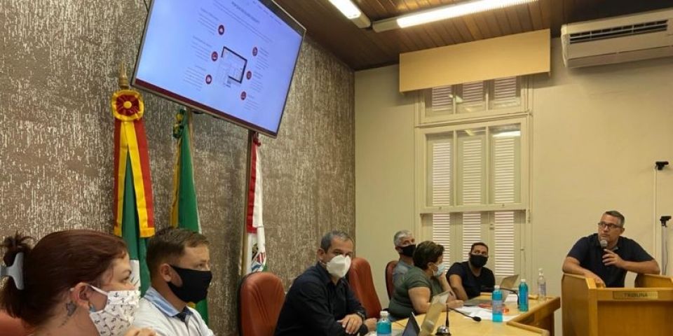 Vereadores e assessores participam de treinamento sobre sistema de processo legislativo digital