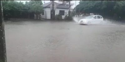 Alagamento causa transtornos para moradores do bairro Viégas em Camaquã