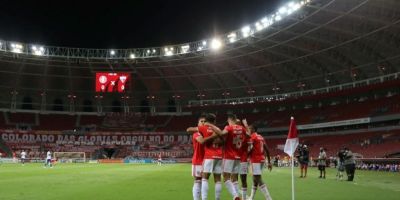 Internacional vence sexta seguida e fica a um ponto do líder São Paulo