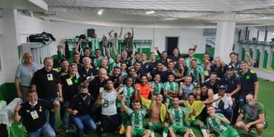 Juventude bate Figueirense e segue na luta pelo acesso à Série A