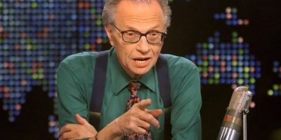 Larry King, famoso apresentador da TV americana, morre aos 87 anos