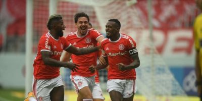 Inter vence o Gre-Nal 429 e dispara na liderança do Campeonato Brasileiro