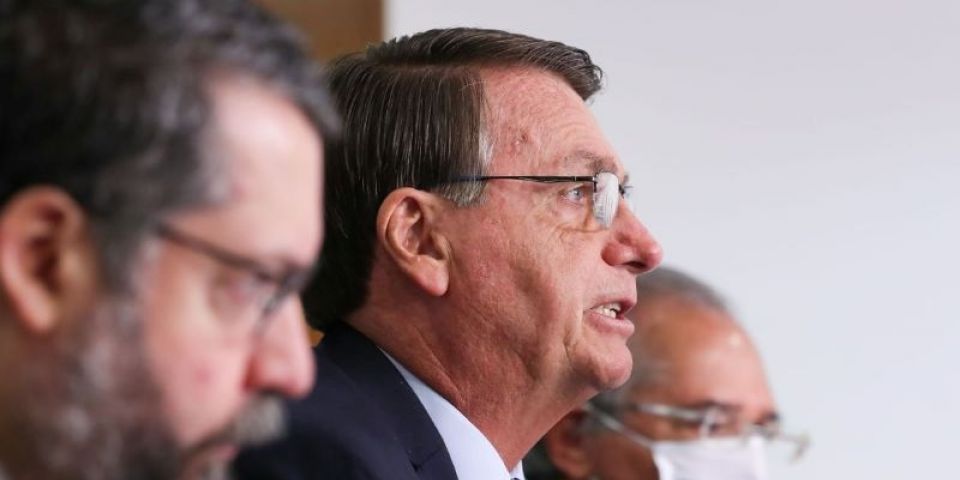 Governo é favorável à importação privada de vacinas, diz Bolsonaro