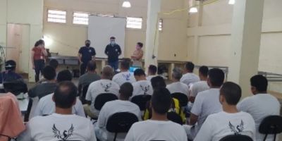 Casas prisionais iniciam cursos de corte e costura no RS