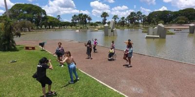 Dançarina cadeirante participa de clipe musical e revela poder da inclusão na arte