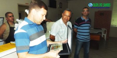 Tenente-coronel Ferreira recebe homenagens e mimos no  jantar de despedida da ativa da BM
