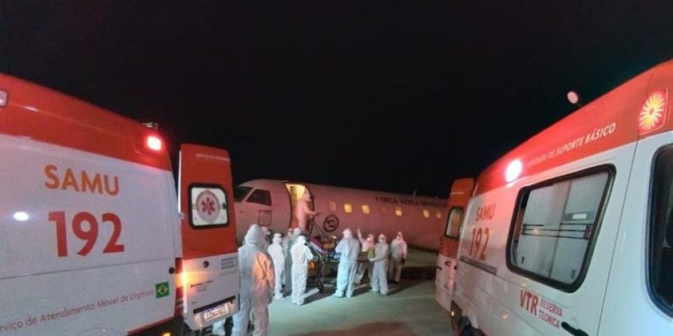Santa Maria recebe 15 pacientes com covid-19 vindos de Manaus