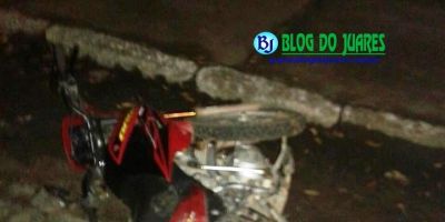 Acidente entre moto e carro deixa motociclista gravemente ferido no centro de Camaquã