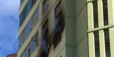 Mulher é presa suspeita de incendiar apartamento com o irmão dentro