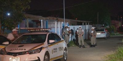 Assaltantes invadem casa em Porto Alegre e fazem vítima