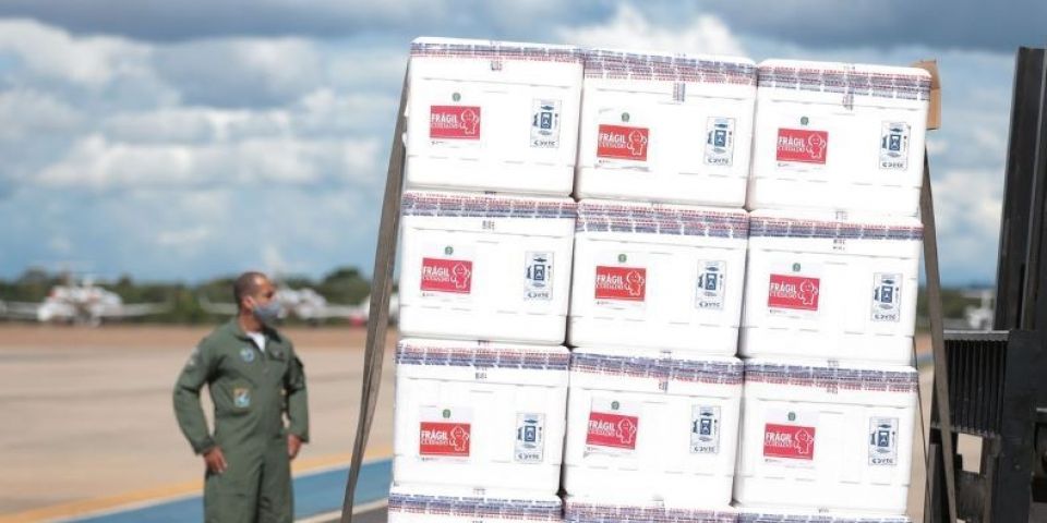 Empresa doa 5 mil caixas térmicas para transporte de vacinas