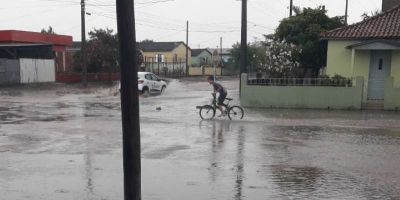 Chuva forte deixa alguns pontos alagados em Camaquã