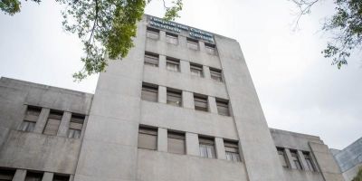 Hospital das Clínicas de SP aplica segunda dose da vacina contra covid-19