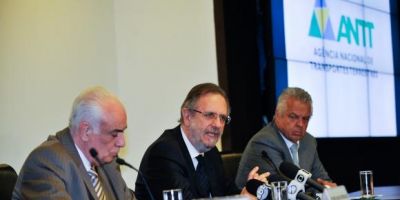 Sem acordo sobre tabela de fretes, caminhoneiros fazem nova paralisação