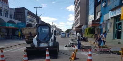 Trecho da Presidente Vargas está interrompido em Camaquã