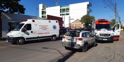 Acidente entre carro e moto deixa casal ferido em Camaquã