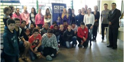 Agência FGTAS/Sine Camaquã recebe visita da E.M.E.F. Sepé Tiarajú