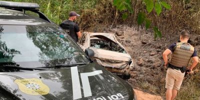 Veículo roubado é encontrado queimado em Cerro Grande do Sul