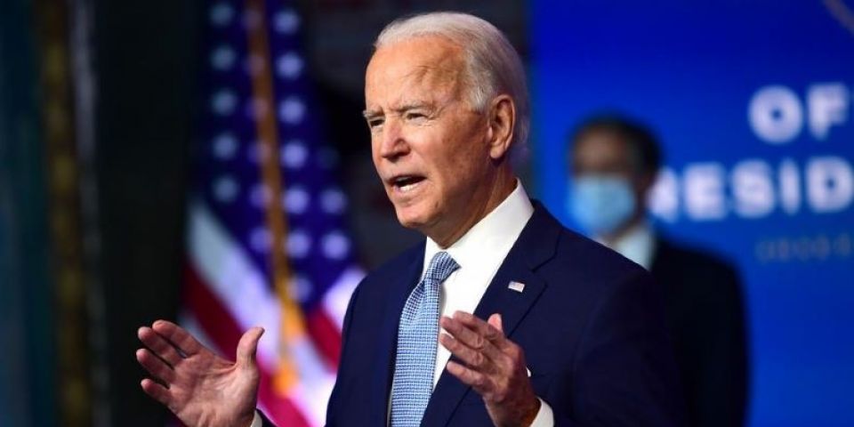 Biden determina que estados priorizem vacinação de professores