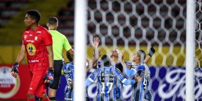 Com reservas e meninos, Grêmio vence e avança para a 3ª fase da Libertadores