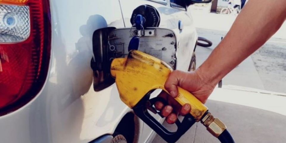Petrobras anuncia redução do preço da gasolina nas refinarias