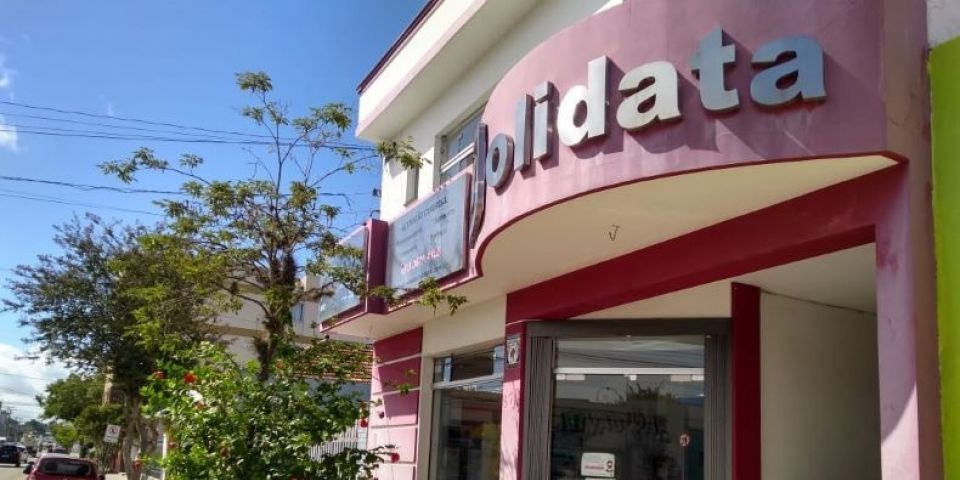 Olidata Informática está com queima de estoque do roteador Intelbras RF1200