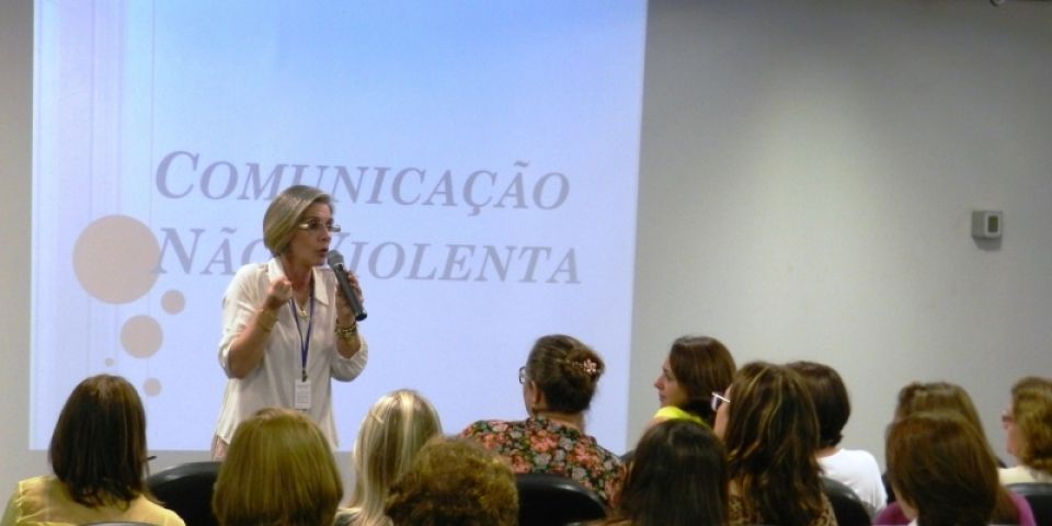 Começa a capacitação de educadores sobre situações de violência e conflito no âmbito escolar