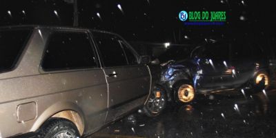 Dois carros se envolvem em acidente na ERS-350 em Chuvisca 