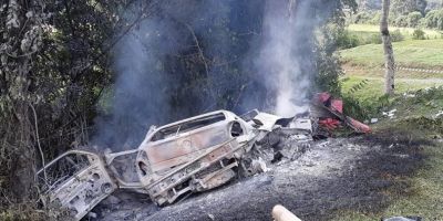 Motorista morre em acidente e carro incendeia na BR-116