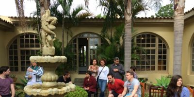 Grupo de estudantes e professores de medicina ingleses atuam em Camaquã