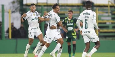 Palmeiras vence e fica perto do título da Recopa Sul-Americana